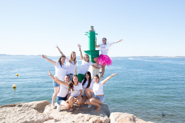 Shooting photo EVJF à Hyères dans le var avec laurence pouget photographie