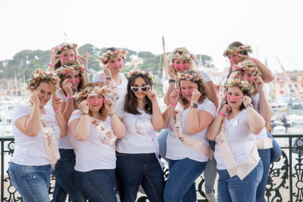 Lunettes coeurs pour EVJF à Sanary sur mer photographe Laurence Pouget