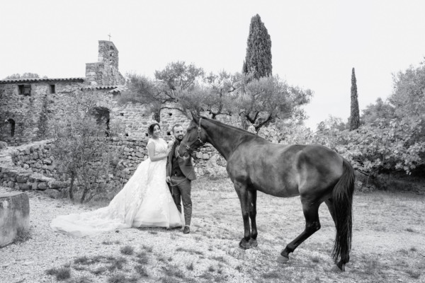 Mariage à cheval dans le sud de la france à Six fours proche de Toulona