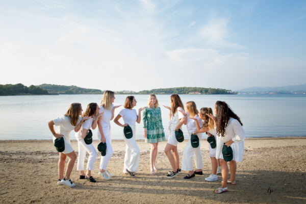 Entre copines pour fêter EVJF à la plage photographe Laurence Pouget dans le var