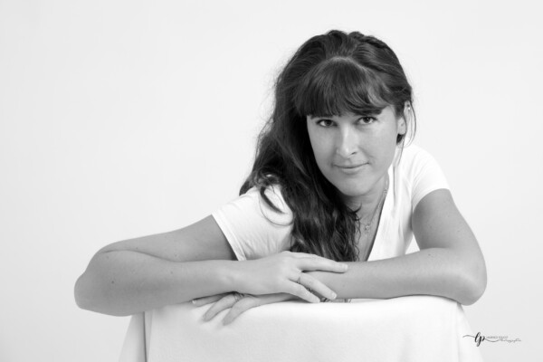 Regard de femme shooting photo boudoir avec Laurence Pouget Photographie à Sanary sur mer