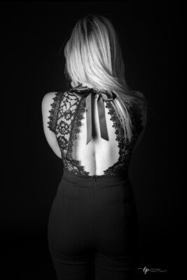 Shooting sensualité femme blonde photographe àsanary laurence pouget photographie