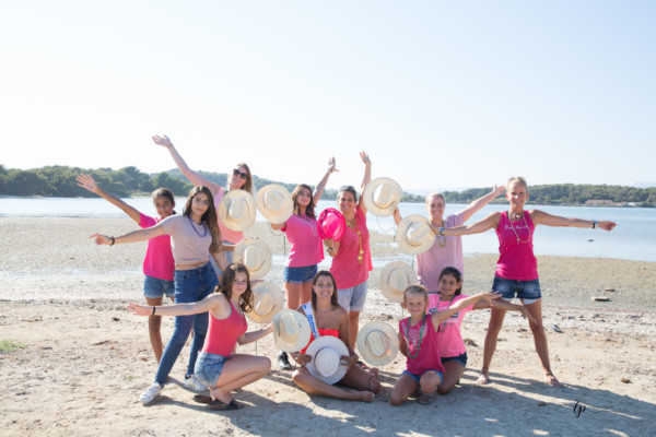 EVJF avec chapeaux de paille lacune du Gaou