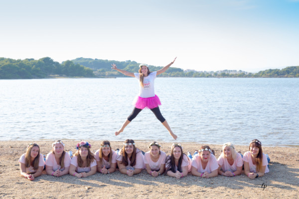 Saut de la mariée pendant enterrement vie de jeune fille à sanary