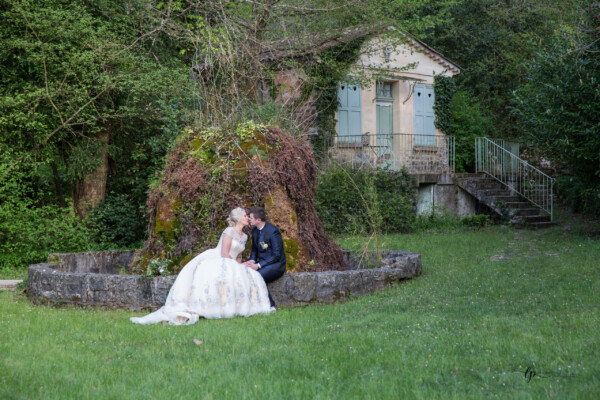 Séance photo des mariés à la campagne avec Laurence Pouget photographie située à Sanary sur mer Toulon Aubagne