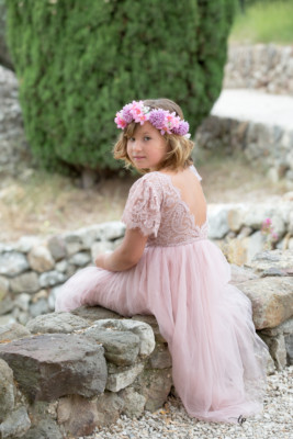 Beauté de petite fille lors d'un shooting photo avec laurence pouget photographie