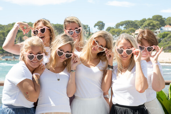 Lunettes en forme de coeur pour EVJF photo Laurence Pouget Photographie